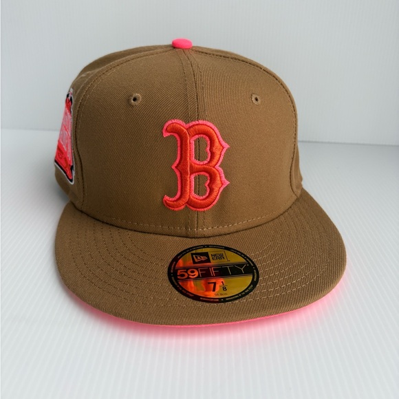 New Era 59FIFTY Boston Red Sox fitted hat The Dunkin Collection Khaki/Neon Pink